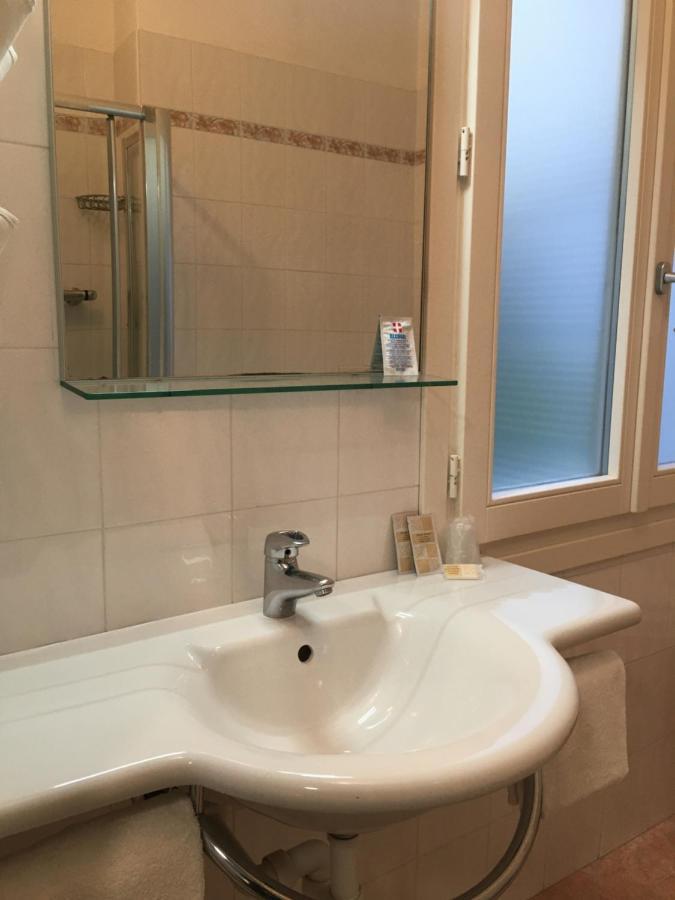 Hotel Del Golfo 라이구에글리아 외부 사진