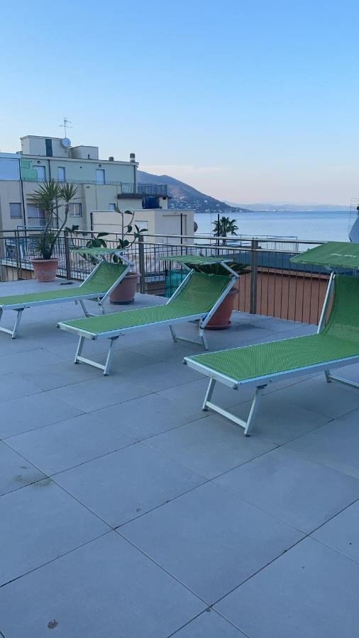 Hotel Del Golfo 라이구에글리아 외부 사진