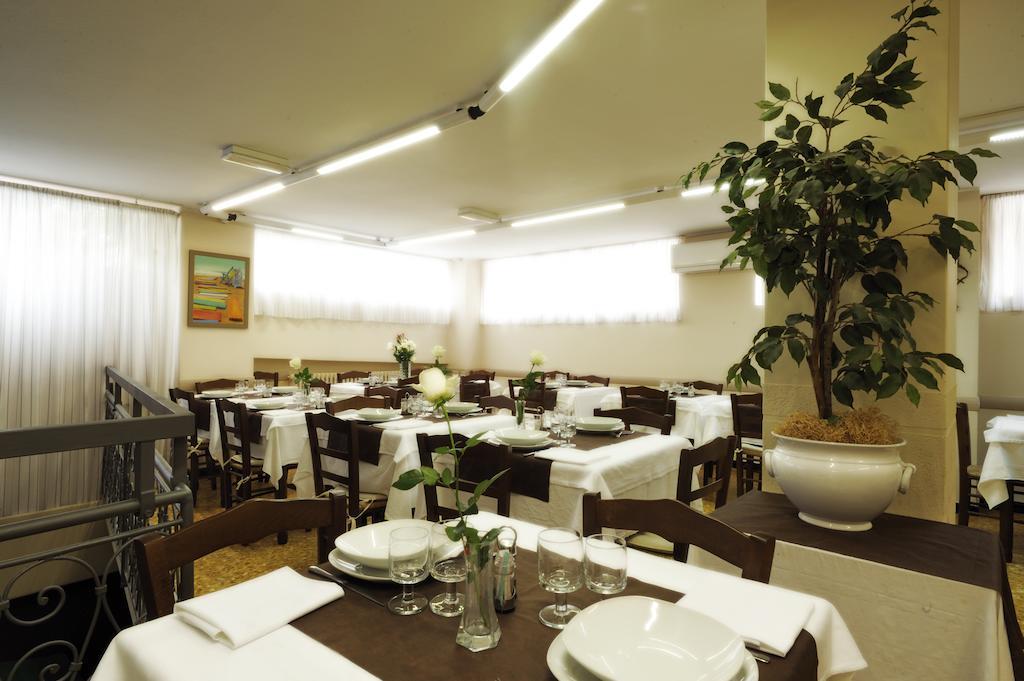 Hotel Del Golfo 라이구에글리아 외부 사진
