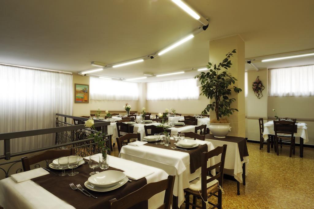 Hotel Del Golfo 라이구에글리아 외부 사진